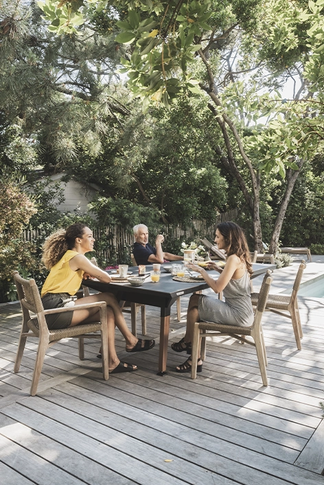 Photo de notre table de ping-pong medium Origin en mode table de salon de jardin